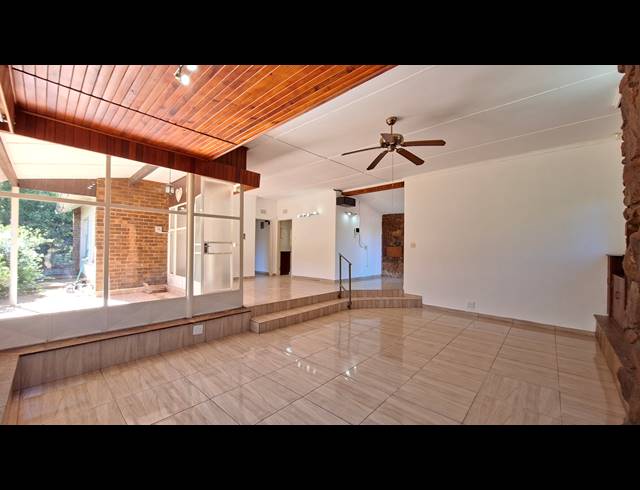 3 BEDROOM FREEHOLD TO LET IN FLAMWOOD